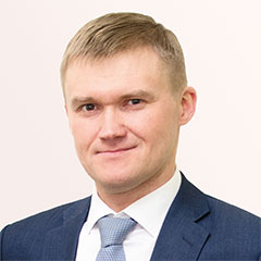 Карьера в банке: в 23 или 35?