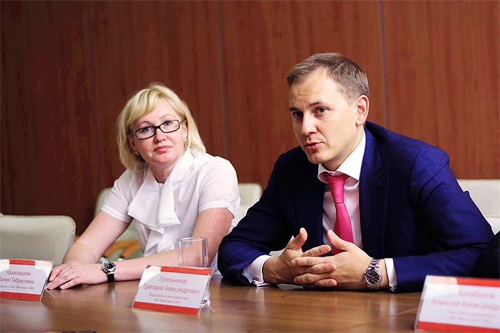 Пресс-конференция с новым президентов Алексеем Колабуховым